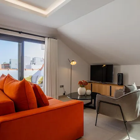 Atico Avenida Edf. Cayetana Apartamento *