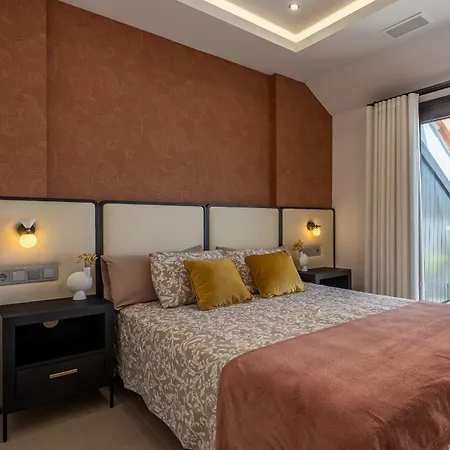 Atico Avenida Edf. Cayetana Apartamento *