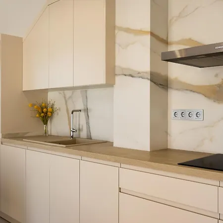 Atico Avenida Edf. Cayetana Apartamento *